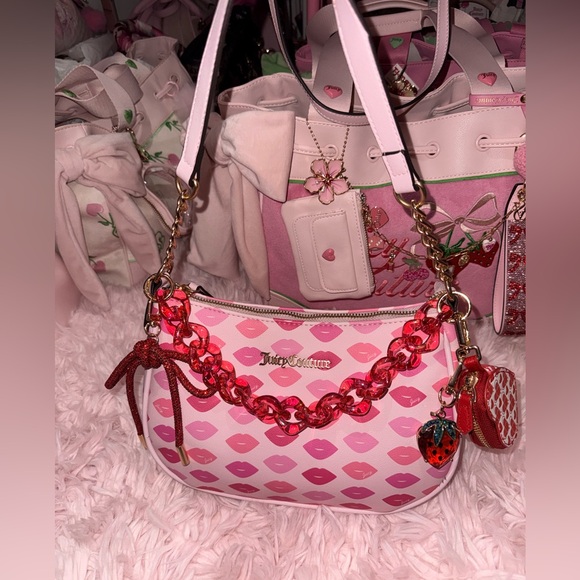 Juicy Couture Pink Lip-Print Shoulder Bag with matching wallet - Picture 2 of 7